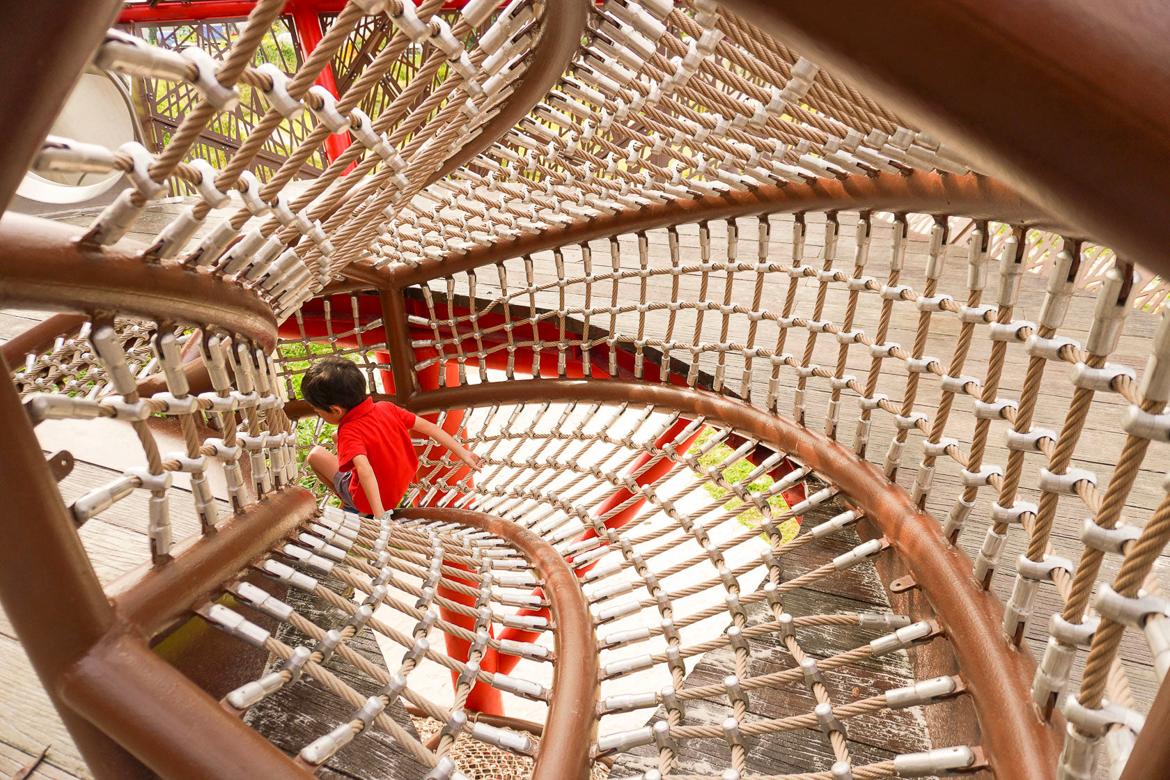 Custom-built Berliner and Polyfix rope playground structure designed for safe climbing and enhancing coordination.