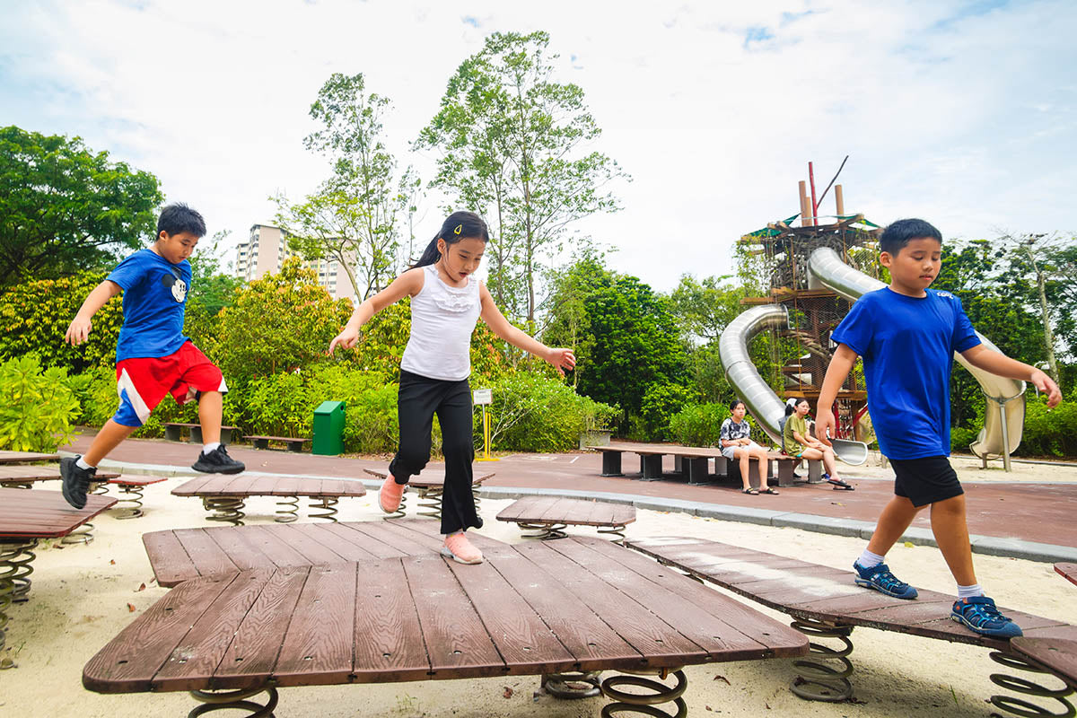 Squirrel Play platforms with spring platforms, challenging kids’ balance, agility, and coordination in a fun way.