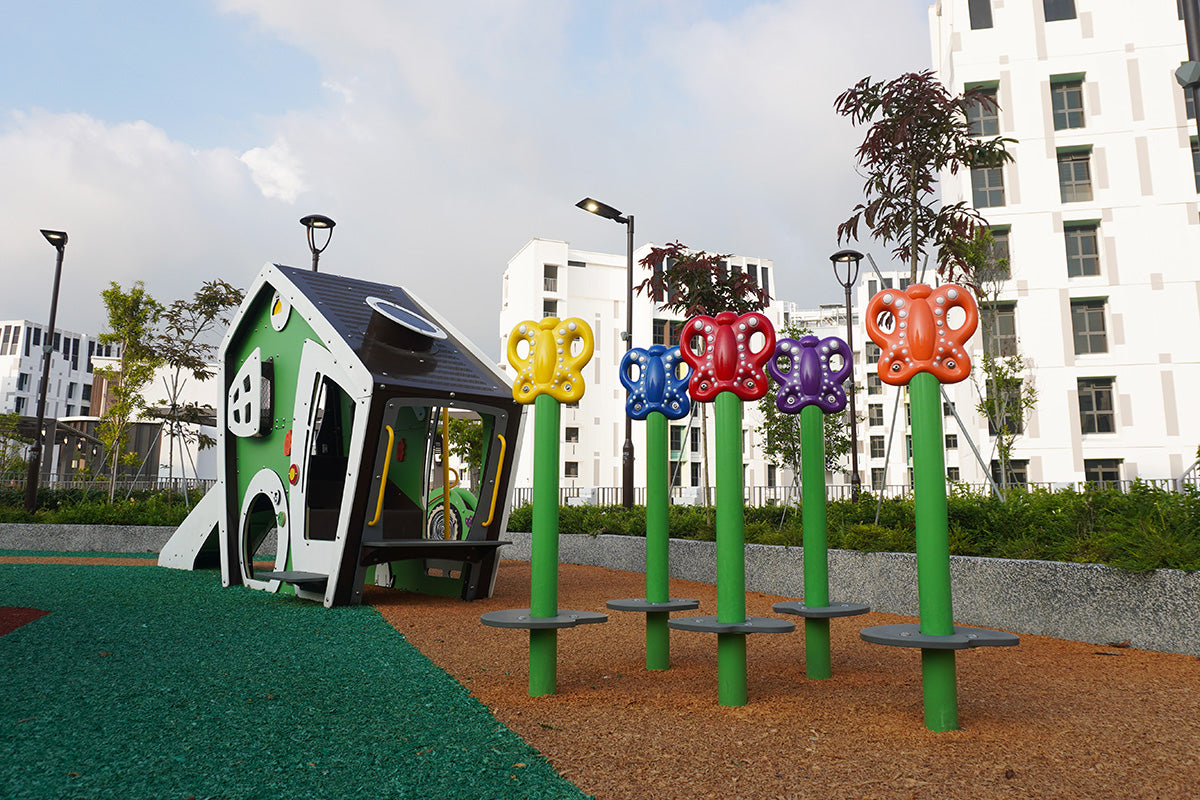 Tengah Parc Clover playground features Butterfly Steppers that cognitively enhance children’s hand-eye coordination.