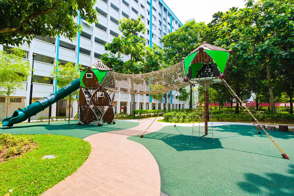 Berliner playground at Yishun Avenue 6 features a sturdy rope ladder, tunnel bridge, and an exciting tunnel slide.