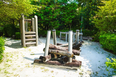 one-north Park playgarden features a Wobble Bridge, challenging children’s balance and providing fun play opportunities.