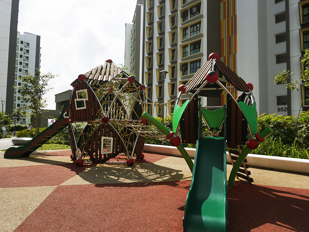 Tampines GreenGem Berliner playground features sturdy rope structures, providing a safe and exciting adventure for kids.