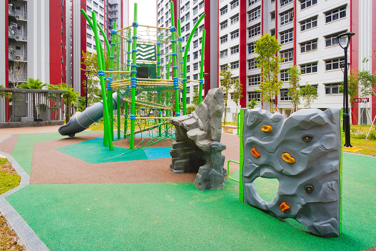 Rock climbing wall and Berliner playground designed to develop children's coordination and climbing skills.