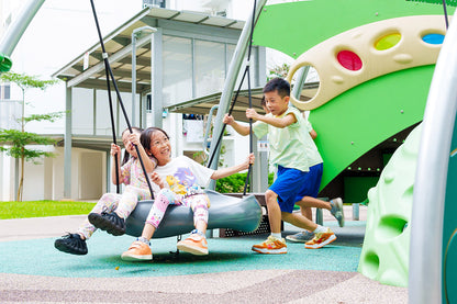 ishun Glen playground swing set designed for multiple children to enjoy shared fun and social play.